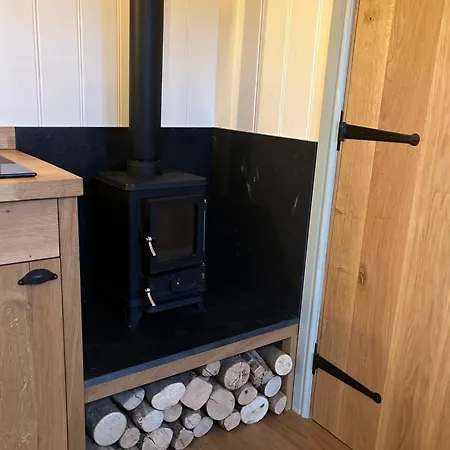 The Deer Hut Apartment Burpham Exterior photo